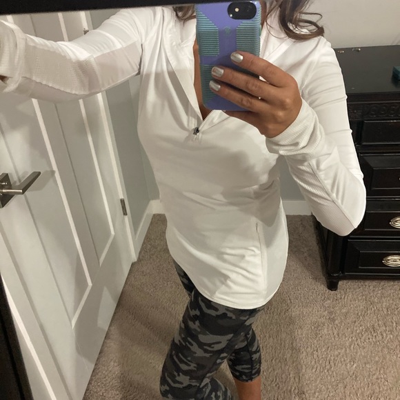 FABLETICS thin workout jacket - Picture 5 of 6
